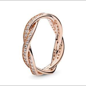 PANDORA TWIST OF FATE IN PANDORA ROSE GOLD!